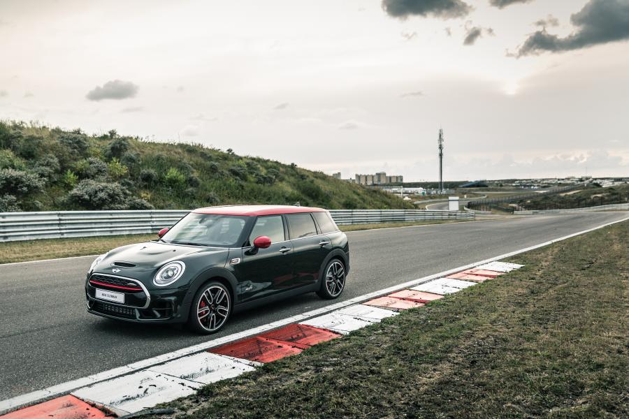  Mini John Cooper Works Clubman 2016 года  (WW) (фото 24 из 102)